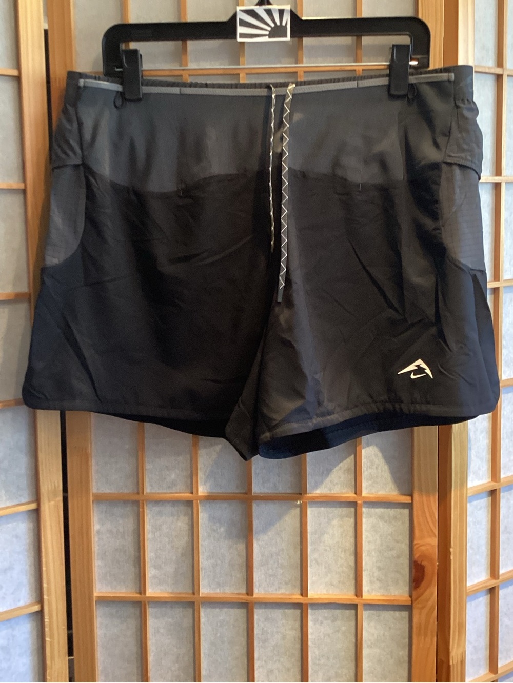 Nike Trail Second Sunrise 5" Dri-FIT ADV Shorts HJ3572-010 Men's Size Large